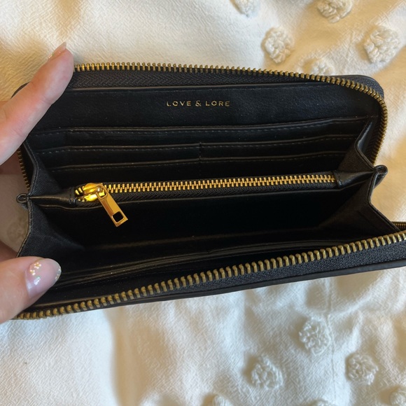 NWOT Love and Lore Black and Gold Wallet! - Picture 3 of 4